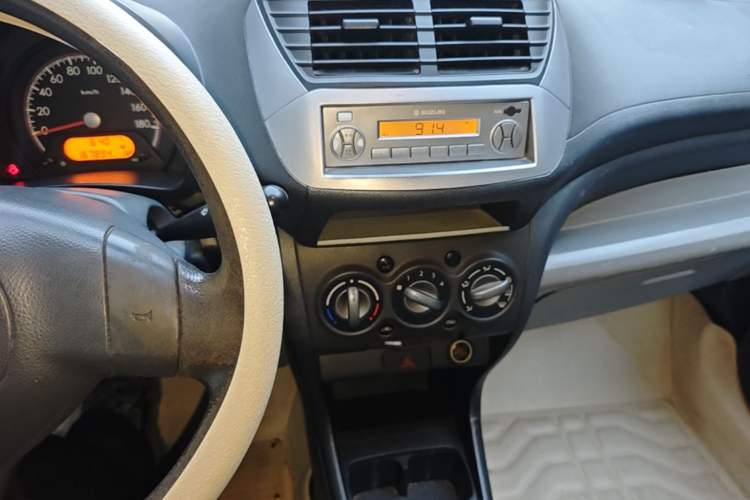 Used Suzuki Alto 2013 1.0L Manual Comfort Version Audio And AC Panel