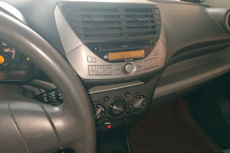Used Suzuki Alto 2013 1.0L Automatic Luxury Model Audio And AC Panel