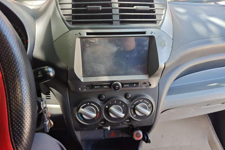 Used Suzuki Alto 2013 1.0L Manual Luxury Audio-Visual Model Audio And AC Panel