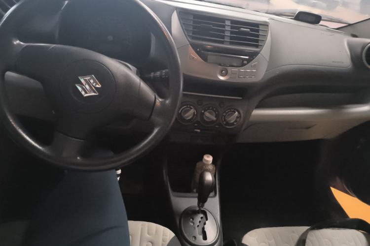 Used Suzuki Alto 2013 1.0L Automatic Luxury Model Center Console