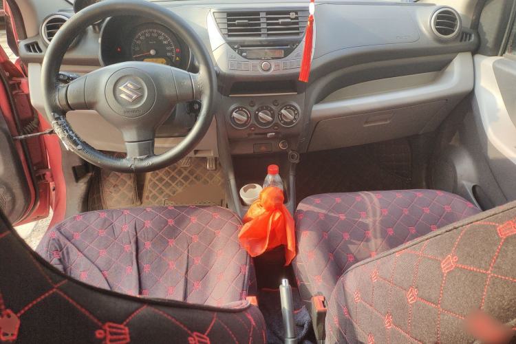 Used Suzuki Alto 2013 1.0L Manual Luxury Model Center Console