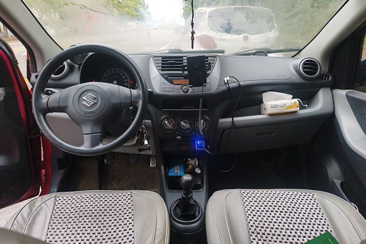 Used Suzuki Alto 2013 1.0L Manual Luxury Model Center Console