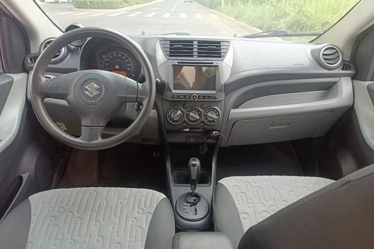 Used Suzuki Alto 2013 1.0L Automatic Luxury Model Center Console