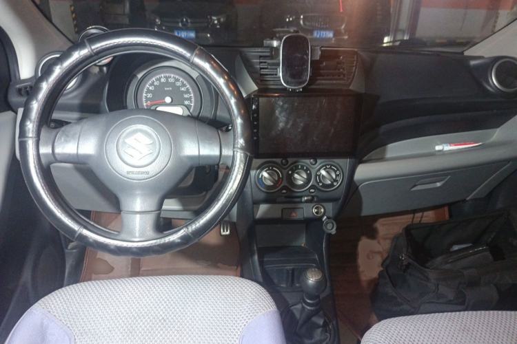 Used Suzuki Alto 2013 1.0L Manual Luxury Model Center Console