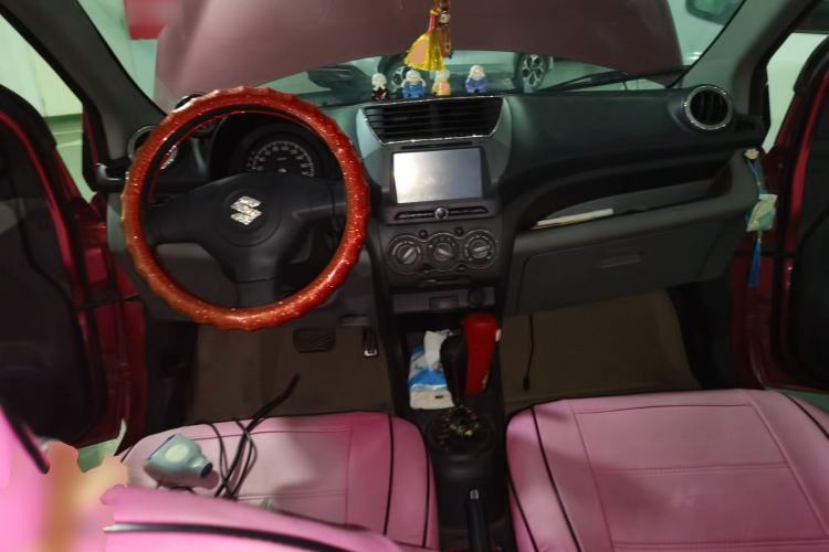 Used Suzuki Alto 2013 1.0L Automatic Luxury Model Center Console