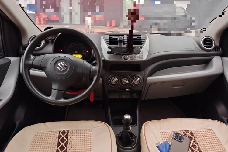 Used Suzuki Alto 2013 1.0L Manual Luxury Model Center Console