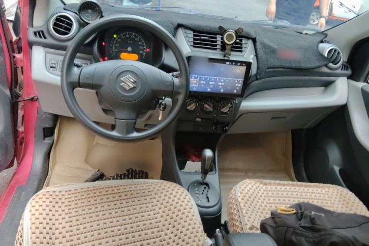 Used Suzuki Alto 2013 1.0L Automatic Luxury Model Center Console