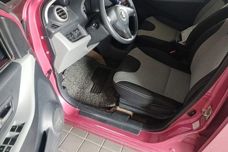 Used Suzuki Alto 2013 1.0L Automatic Luxury Model Driver Seat