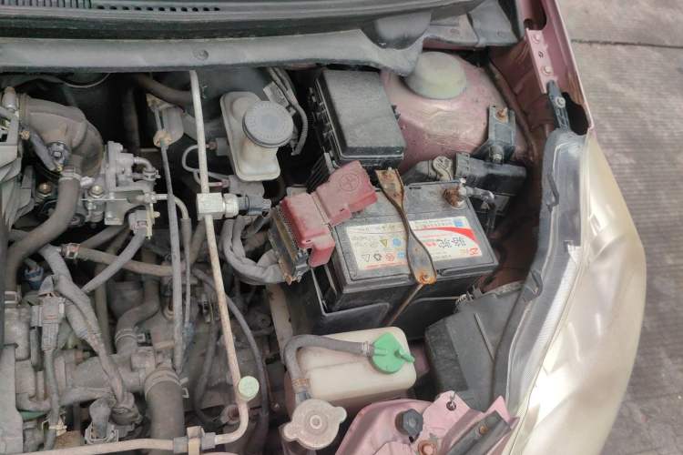 Used Suzuki Alto 2013 1.0L Automatic Luxury Model Engine Bay Left