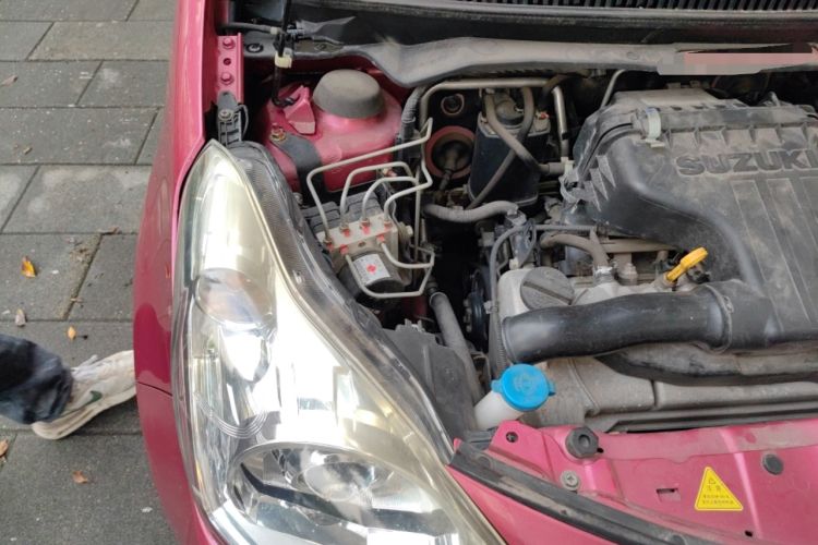Used Suzuki Alto 2013 1.0L Automatic Luxury Model Engine Bay Right