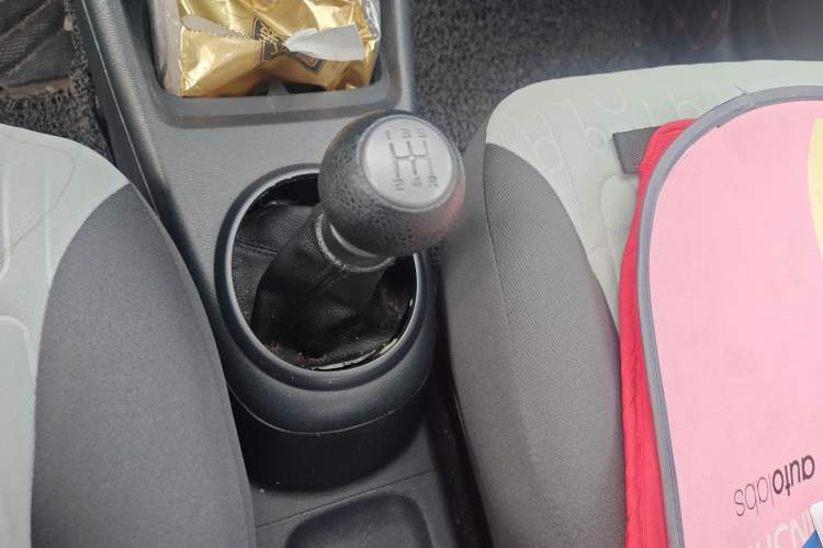 Used Suzuki Alto 2013 Revised Version 1.0L Manual Comfort Edition Gear Lever