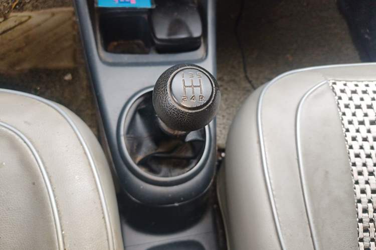 Used Suzuki Alto 2013 1.0L Manual Luxury Model Gear Lever