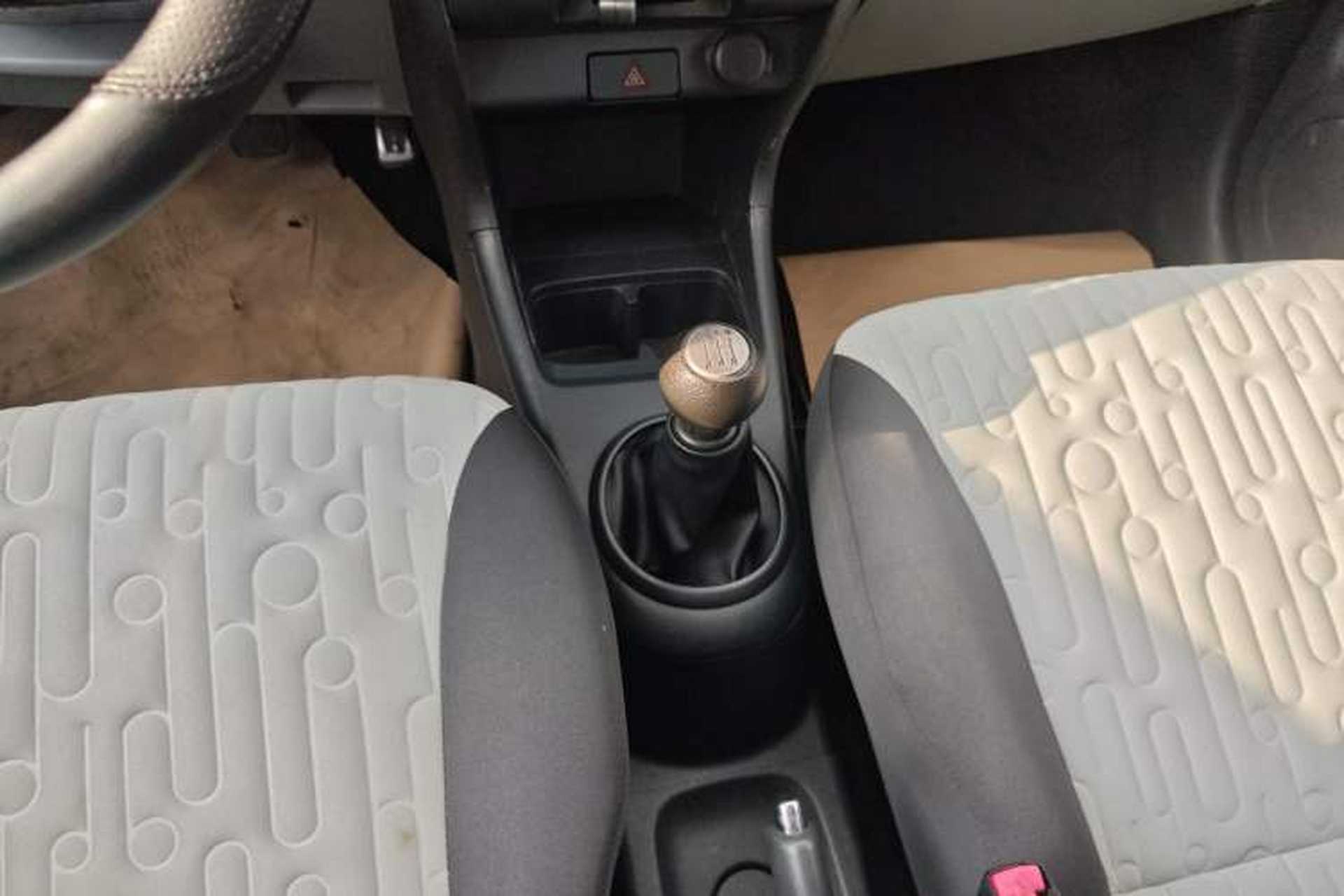 Used Suzuki Alto 2013 Revised Version 1.0L Manual Comfort Edition Gear Lever