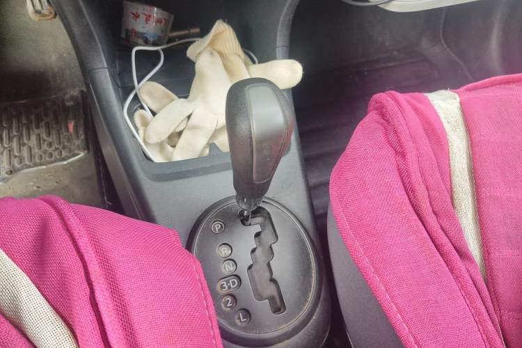 Used Suzuki Alto 2013 1.0L Automatic Luxury Model Gear Lever