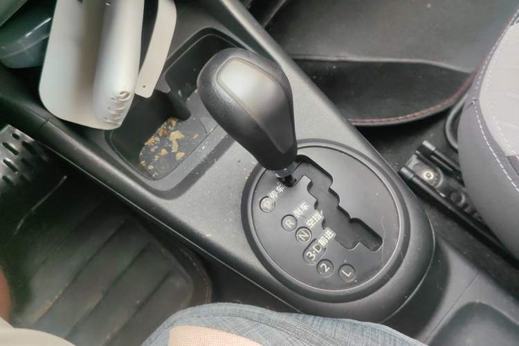 Used Suzuki Alto 2013 1.0L Automatic Luxury Model Gear Lever