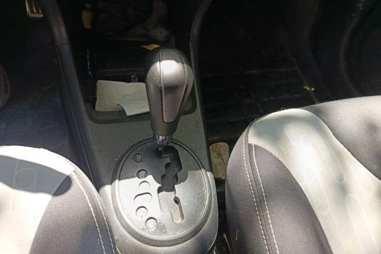 Used Suzuki Alto 2013 1.0L Automatic Luxury Model Gear Lever