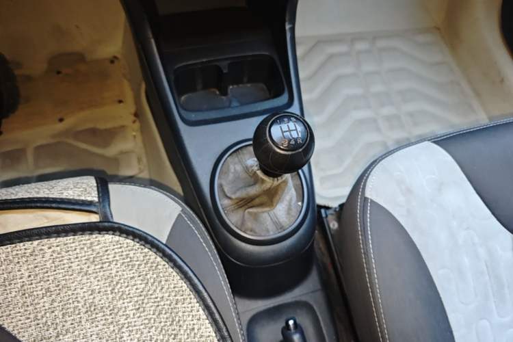 Used Suzuki Alto 2013 1.0L Manual Comfort Version Gear Lever