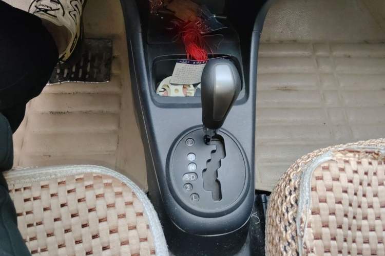 Used Suzuki Alto 2013 1.0L Automatic Luxury Model Gear Lever
