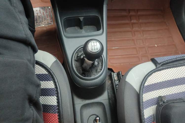 Used Suzuki Alto 2013 Revised Version 1.0L Manual Comfort Edition Gear Lever