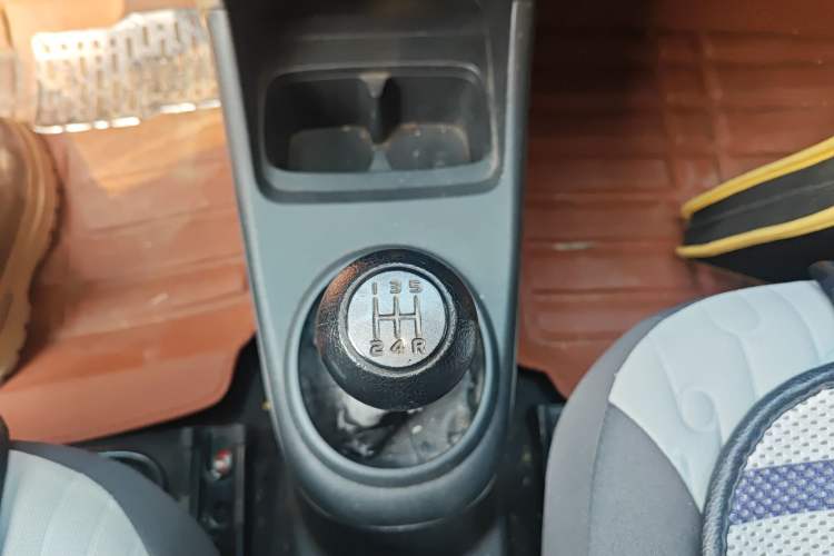 Used Suzuki Alto 2013 Revised Version 1.0L Manual Comfort Edition Gear Lever