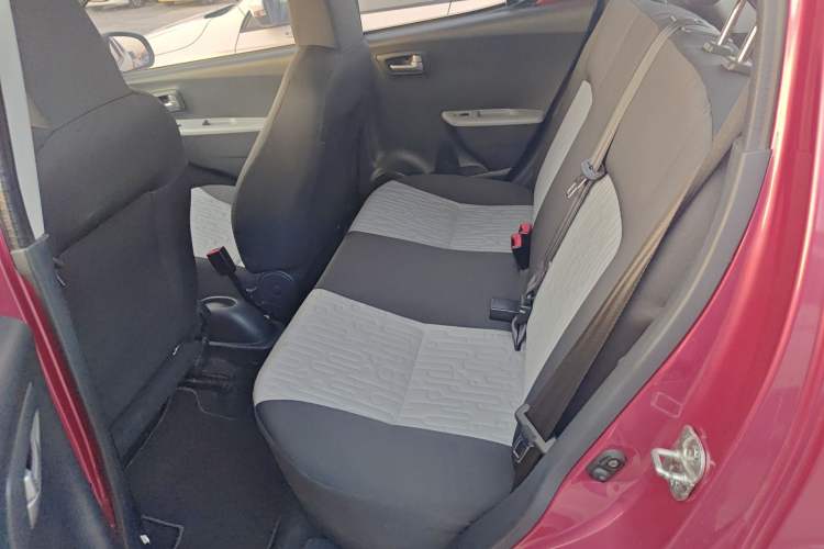 Used Suzuki Alto 2013 1.0L Automatic Luxury Model Interior 1