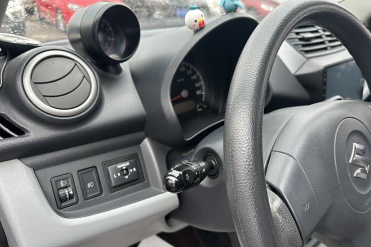 Used Suzuki Alto 2013 1.0L Automatic Luxury Model Interior 3