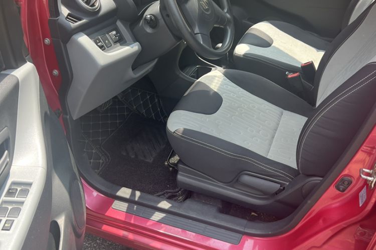 Used Suzuki Alto 2013 1.0L Automatic Luxury Model Interior 4