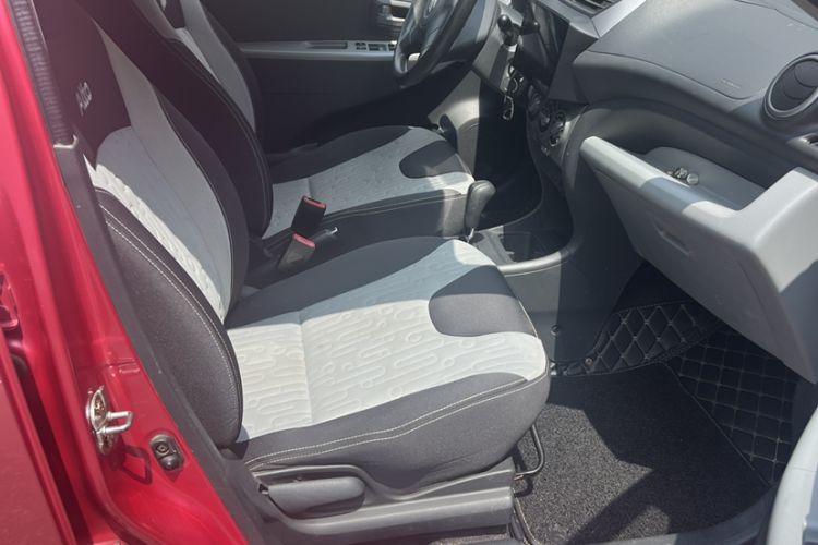 Used Suzuki Alto 2013 1.0L Automatic Luxury Model Interior 7