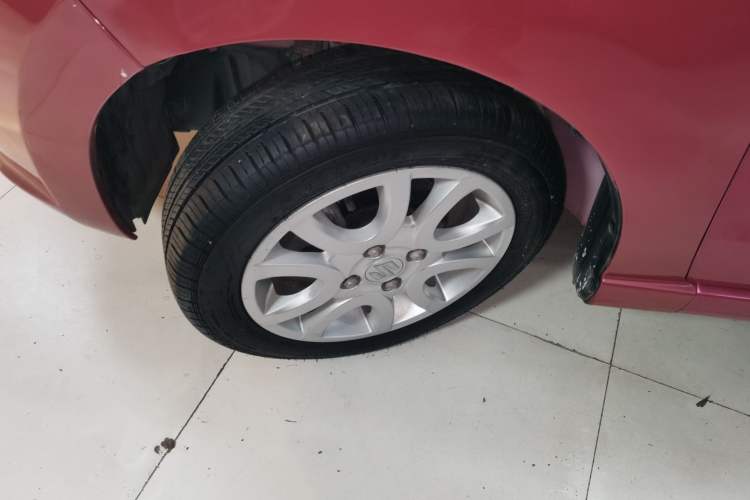 Used Suzuki Alto 2013 1.0L Automatic Luxury Model Left Front Wheel Hub