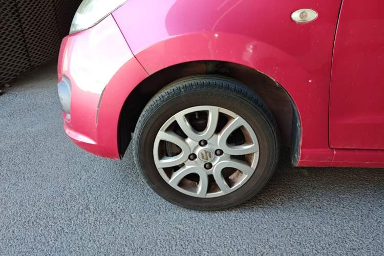 Used Suzuki Alto 2013 1.0L Automatic Luxury Model Left Front Wheel Hub