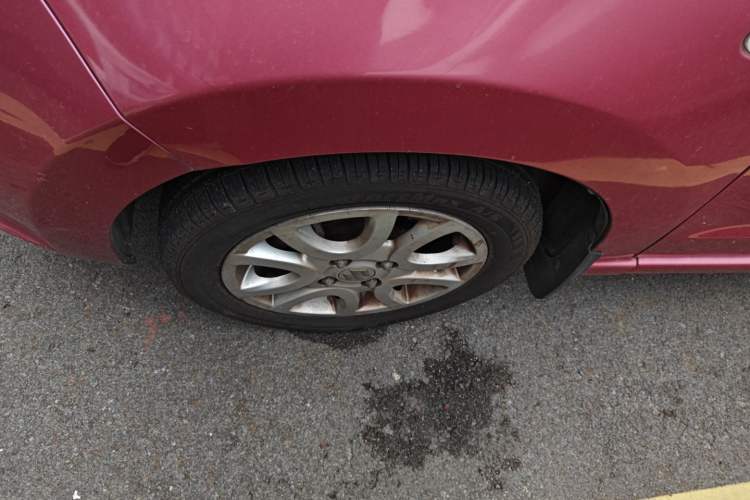 Used Suzuki Alto 2013 1.0L Automatic Luxury Model Left Front Wheel Hub