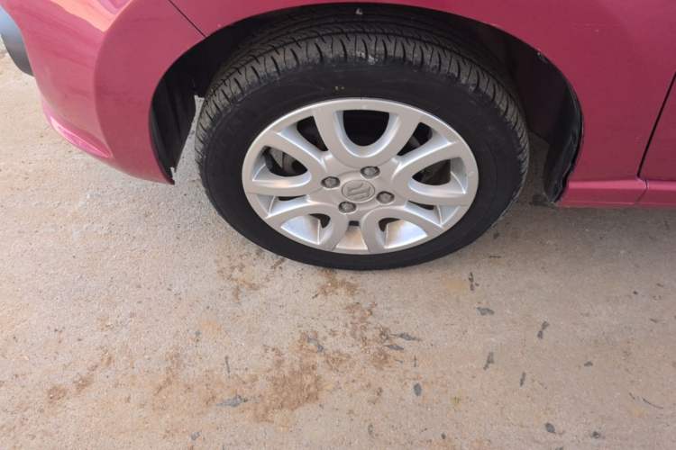 Used Suzuki Alto 2013 1.0L Automatic Luxury Model Left Front Wheel Hub