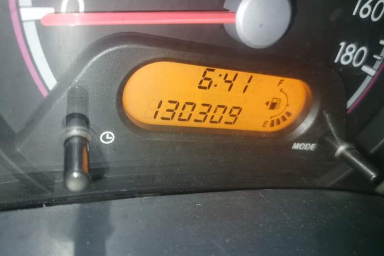 Used Suzuki Alto 2013 Revised Version 1.0L Manual Comfort Edition Odometer Close Up