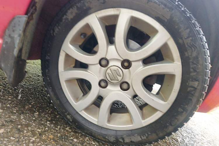 Used Suzuki Alto 2013 1.0L Manual Luxury Model Right Front Wheel Hub