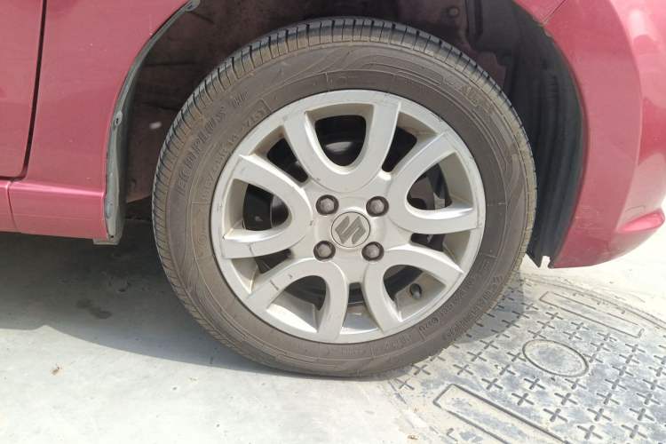 Used Suzuki Alto 2013 Revised Version 1.0L Manual Comfort Edition Right Front Wheel Hub