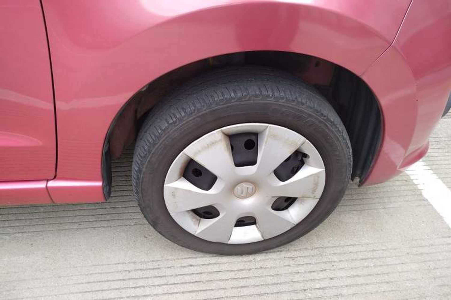 Used Suzuki Alto 2013 Revised Version 1.0L Manual Comfort Edition Right Front Wheel Hub