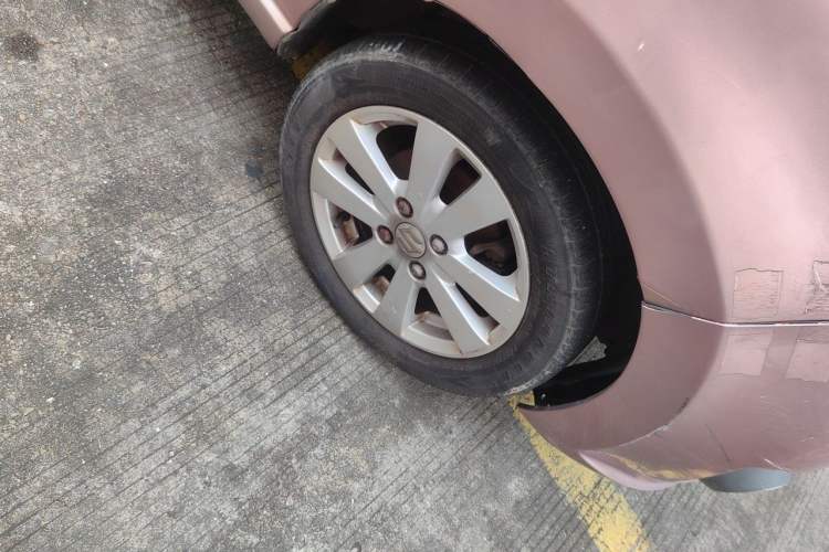 Used Suzuki Alto 2013 1.0L Automatic Luxury Model Right Front Wheel Hub