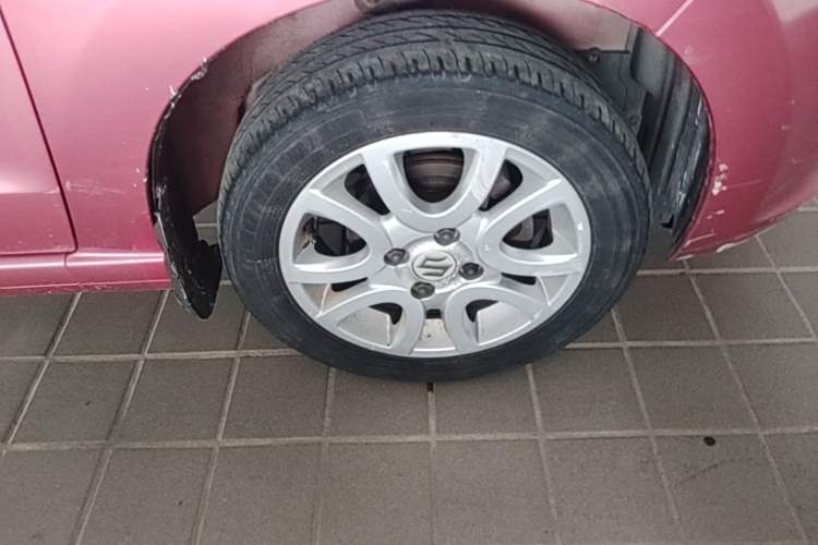 Used Suzuki Alto 2013 1.0L Automatic Luxury Model Right Front Wheel Hub