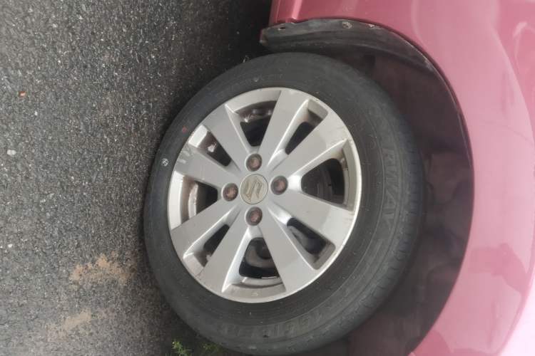 Used Suzuki Alto 2013 1.0L Automatic Luxury Model Right Front Wheel Hub