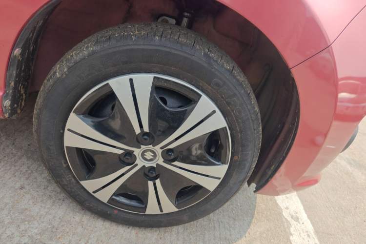 Used Suzuki Alto 2013 Revised Version 1.0L Manual Comfort Edition Right Front Wheel Hub
