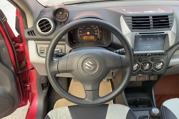 Used Suzuki Alto 2013 1.0L Manual Luxury Model Steering Wheel