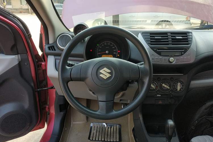 Used Suzuki Alto 2013 1.0L Automatic Luxury Model Steering Wheel