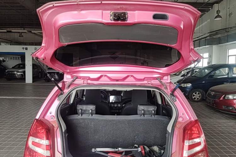 Used Suzuki Alto 2013 1.0L Automatic Luxury Model Trunk