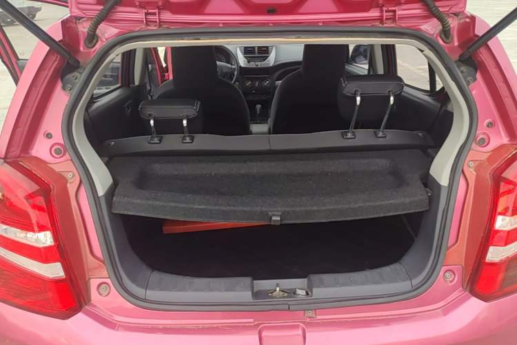 Used Suzuki Alto 2013 1.0L Automatic Luxury Model Trunk