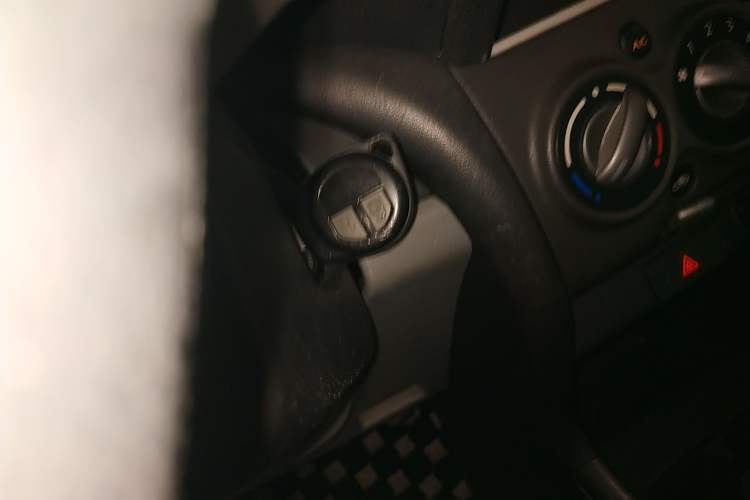 Used Suzuki Alto 2013 1.0L Automatic Luxury Model Vehicle Key