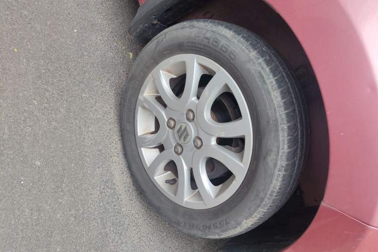 Used Suzuki Alto 2013 1.0L Manual Luxury Model Right Front Wheel Hub