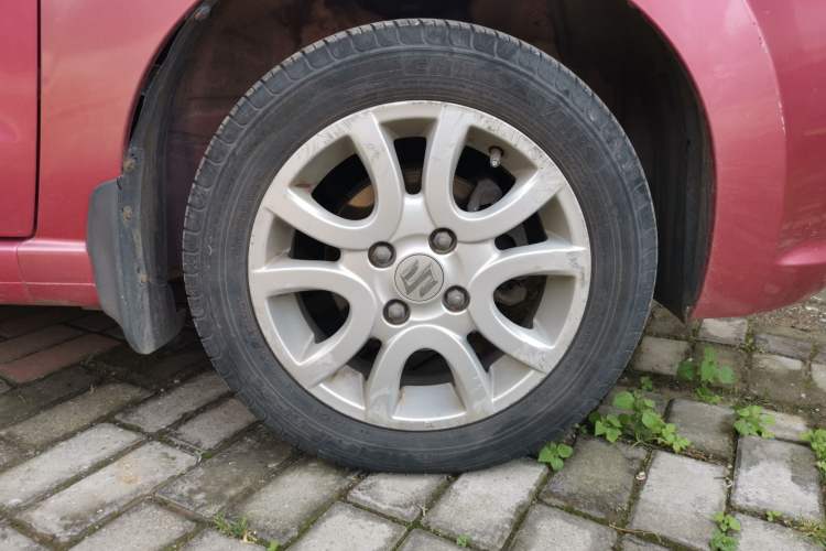 Used Suzuki Alto 2013 1.0L Automatic Luxury Model Right Front Wheel Hub