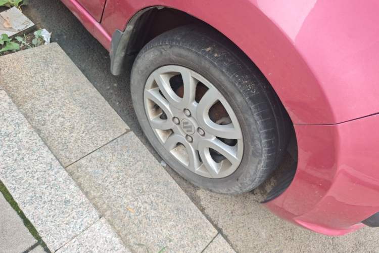 Used Suzuki Alto 2013 1.0L Manual Luxury Model Right Front Wheel Hub