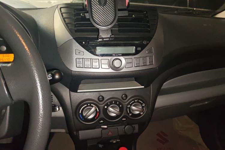 Used Suzuki Alto 2013 1.0L Automatic Luxury Model Audio And AC Panel