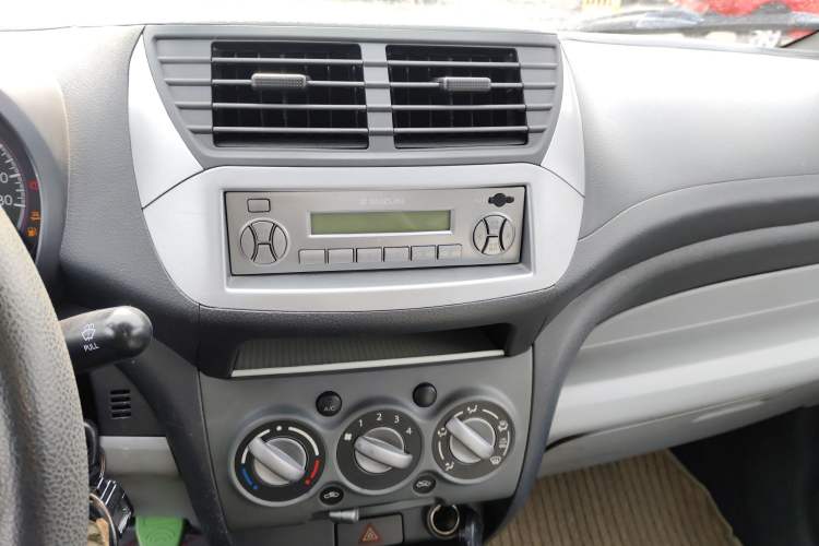 Used Suzuki Alto 2013 Revised Version 1.0L Manual Comfort Edition Audio And AC Panel